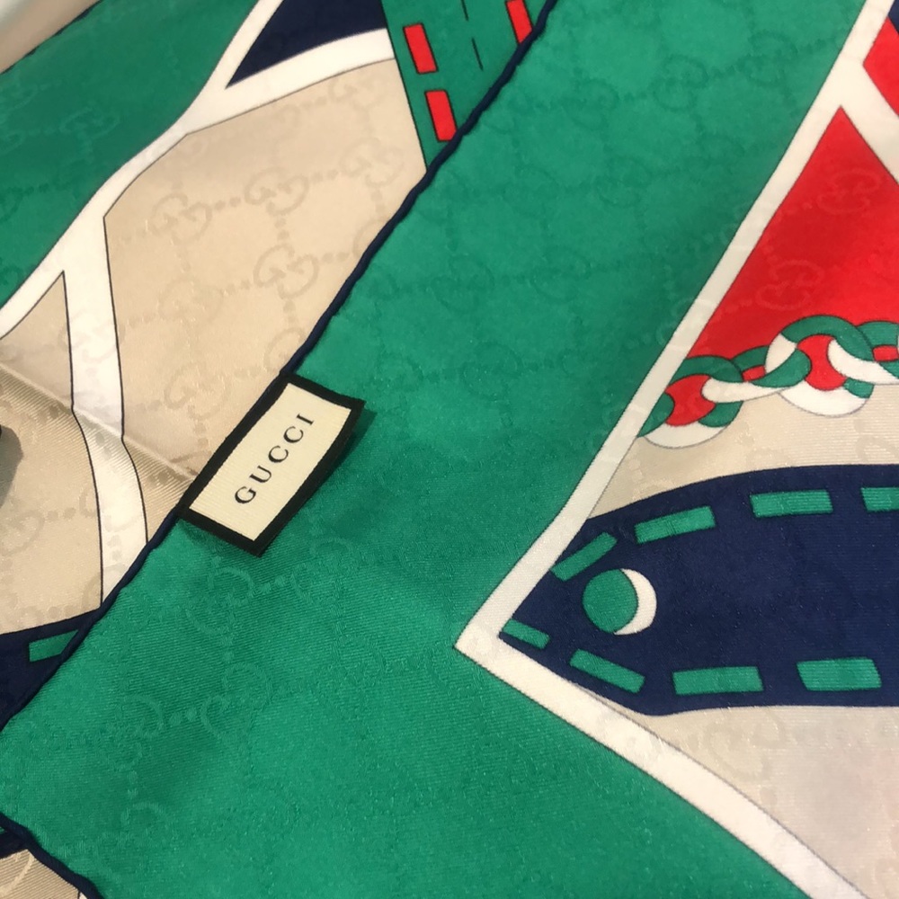 Gucci 100% silk scarf - Picture 4 of 6